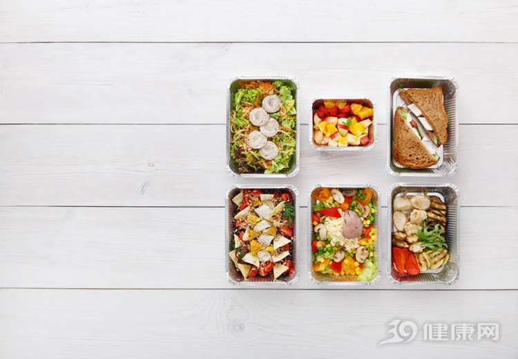 想穿露背裝,如何瘦背?4個動作別偷懶